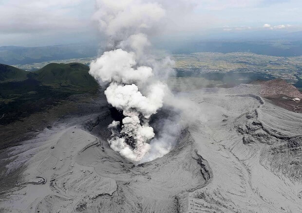 阿蘇山噴火の画像