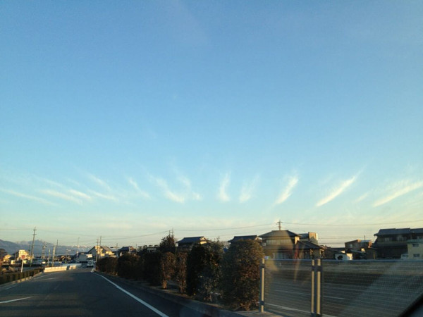 放射状形地震雲の画像