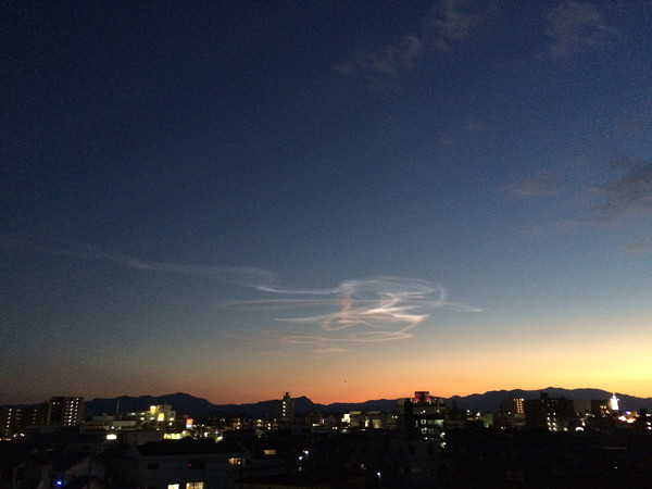 ロケット雲の写真
