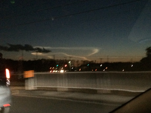 ロケット雲の写真