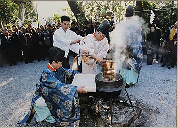 管粥占いの様子の画像