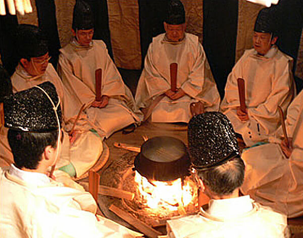 管粥占いの様子の画像