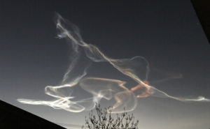 ロケット雲の写真