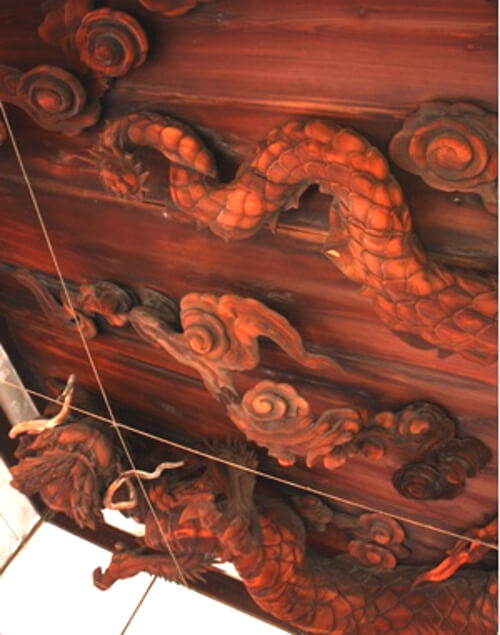 龍の彫刻の写真