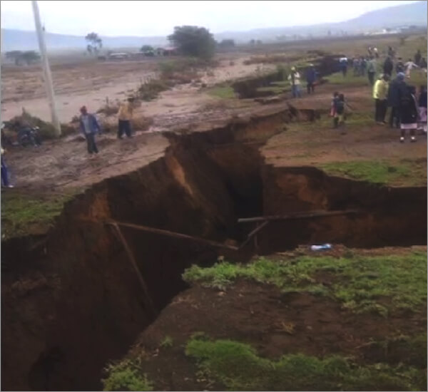 アフリカ大陸の亀裂の写真