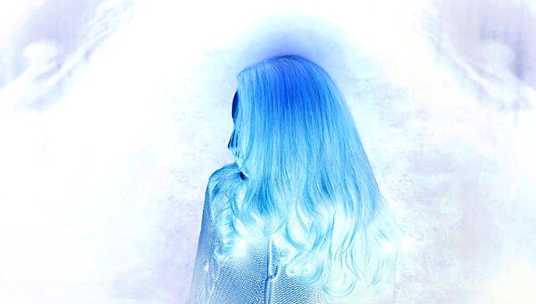 女性の影のイラスト