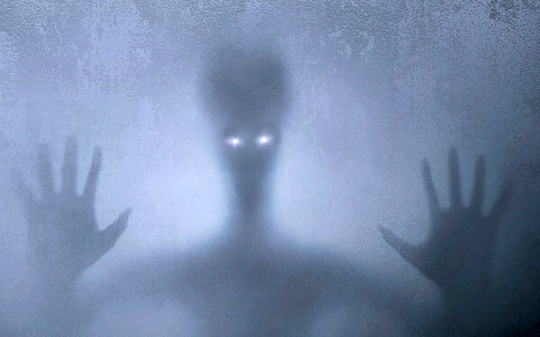 不気味な影のイラスト