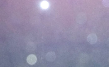 スーパームーンとオーブの写真