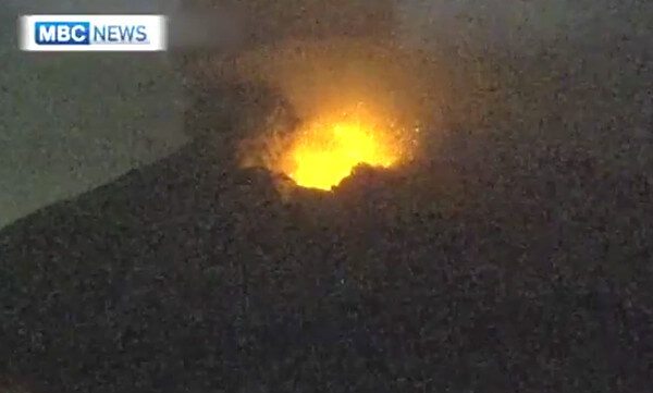 桜島噴火のニュース写真