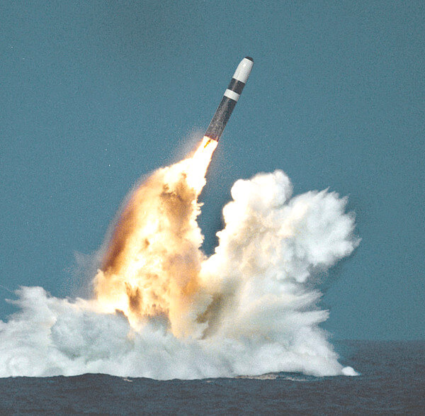トライデントD5ミサイルの写真