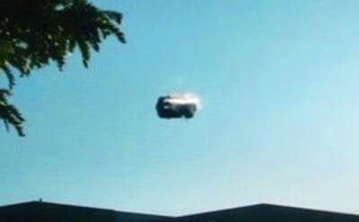 ドラム缶のようなUFO