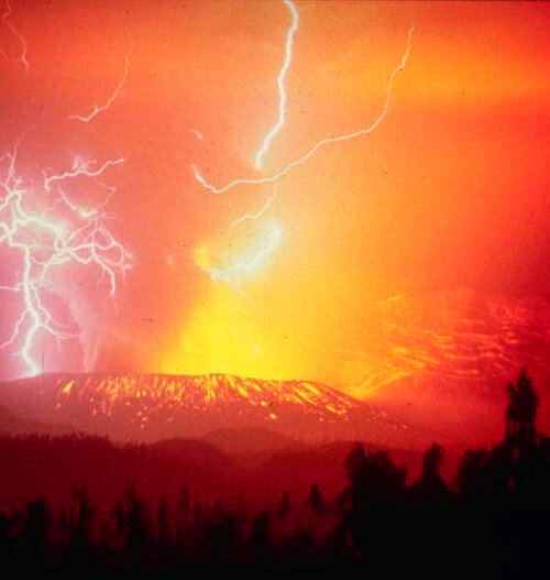 火山雷の写真