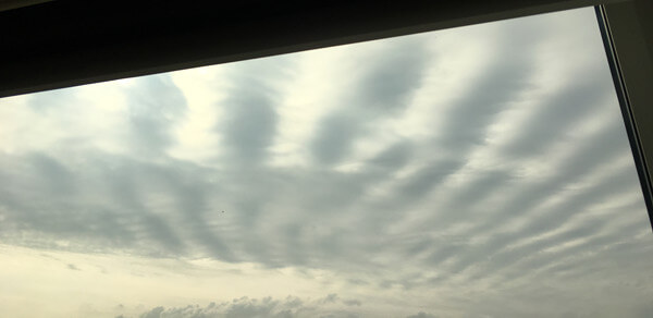 ふまけんさんから投稿の地震雲の写真