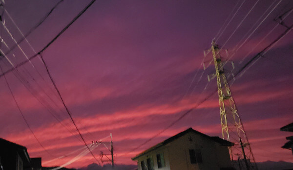 異常の赤い夕焼けの写真