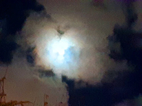 月暈(げつうん)の写真