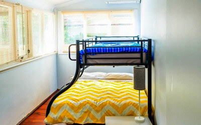 二段ベッドの写真