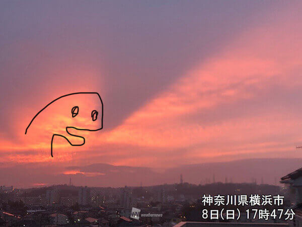 龍の顔ような雲の写