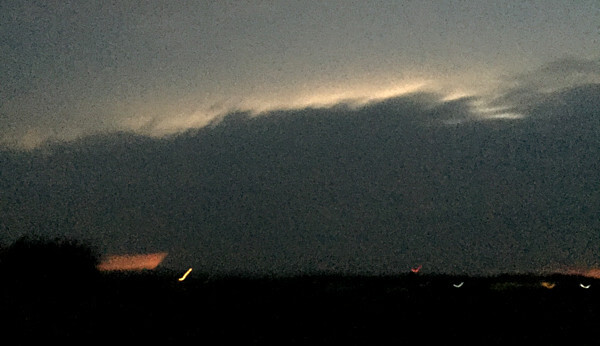 地震発光現象の写真