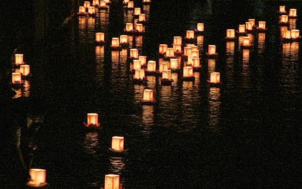 灯篭流しの写真