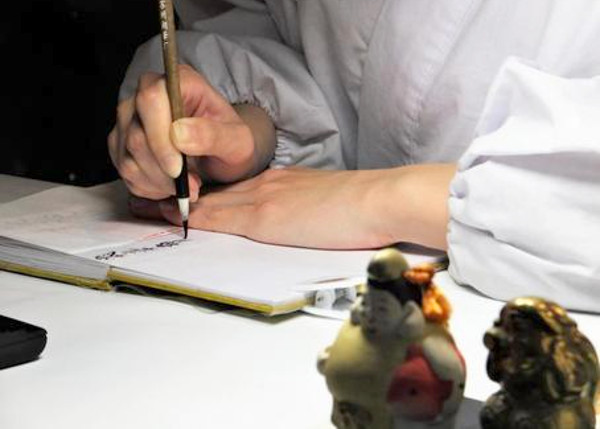 巫女さんのイメージ写真